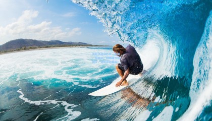 英超争冠白热化，曼城、阿森纳、利物浦三强鼎立，谁能笑到最后？